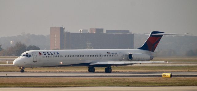 McDonnell Douglas MD-88 (N947DL)