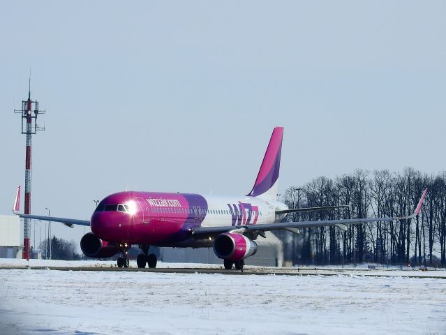 Airbus A320 (HA-LYJ) - Spotting EPLB/LUZ