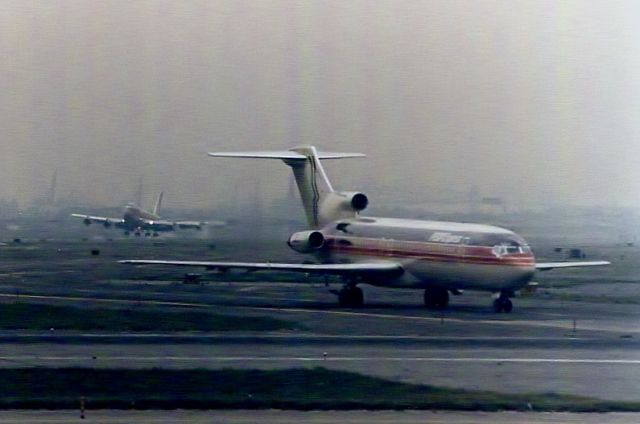 BOEING 727-200 — - KEWR Early 80s