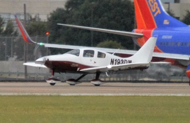 Cessna 350 (N193DW)