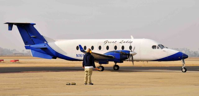 Beechcraft 1900 (N165YV)