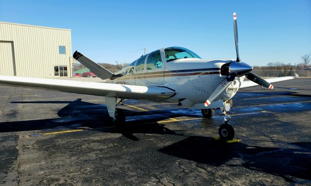 Beechcraft 35 Bonanza (N5715K)