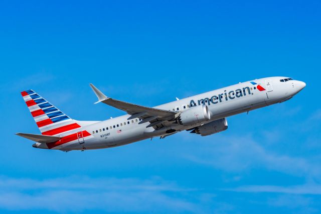 Boeing 737 MAX 8 (N310RF) - An American Airlines 737 MAX 8 taking off from PHX on 3/4/23. Taken with a Canon R7 and Canon EF 100-400 L II lens.
