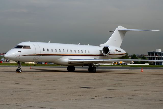 Bombardier Global Express (9H-LLC)