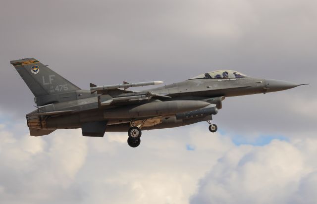 Lockheed F-16 Fighting Falcon (88-0475)