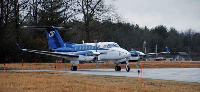 Beechcraft Super King Air 350 (N820UP) - A Wheels Up King Air 350i gets ready to depart to White Plains (HPN) from Saratoga County Airport (5B2)