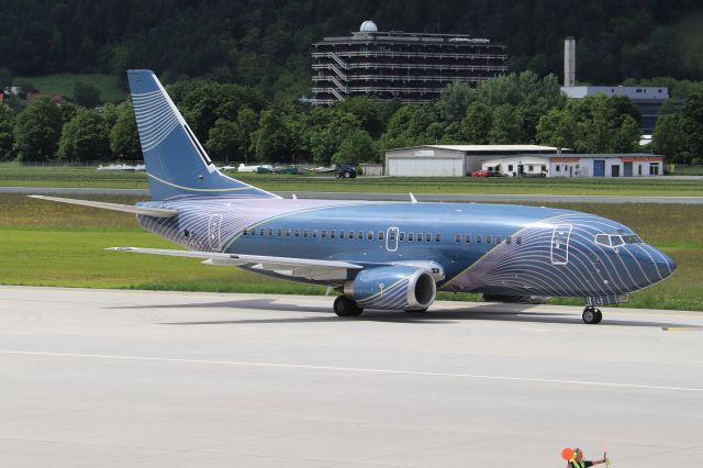 Boeing 737-500 (LY-FLT)