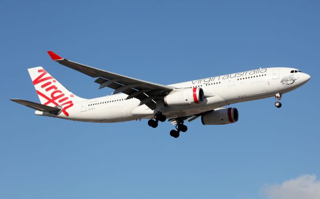 Airbus A330-200 (VH-XFG) - Short Final to Rwy 16R