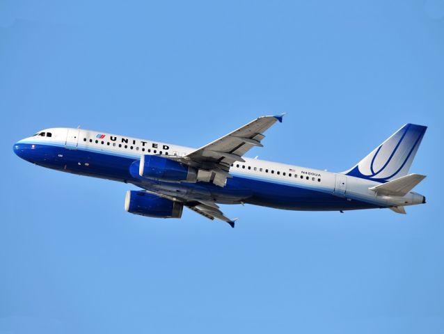 Airbus A320 (N480UA)