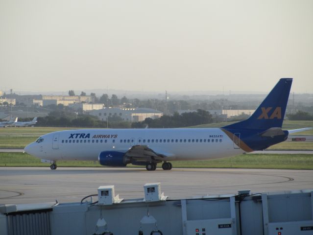 BOEING 737-400 (N43XA)