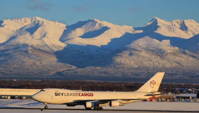 Boeing 747-400 (N904AR)