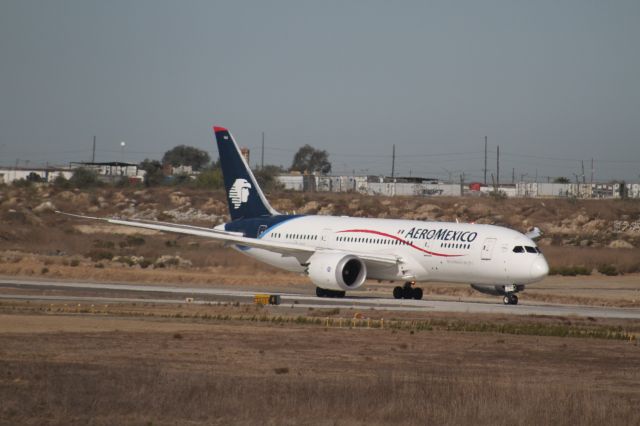 Boeing 787-8 (N782AM) - TAXING ON ALPHA TO 27 MMTJ