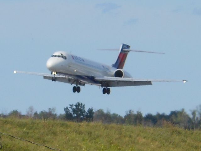 Boeing 717-200 —