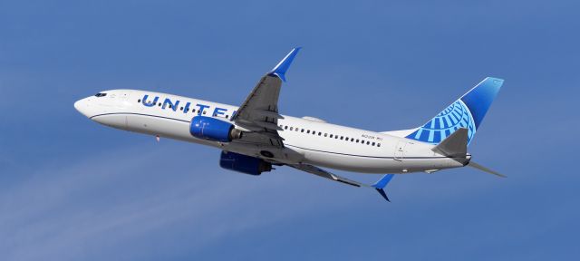 Boeing 737-700 (N12218) - McCarran Las Vegas 08DEC20