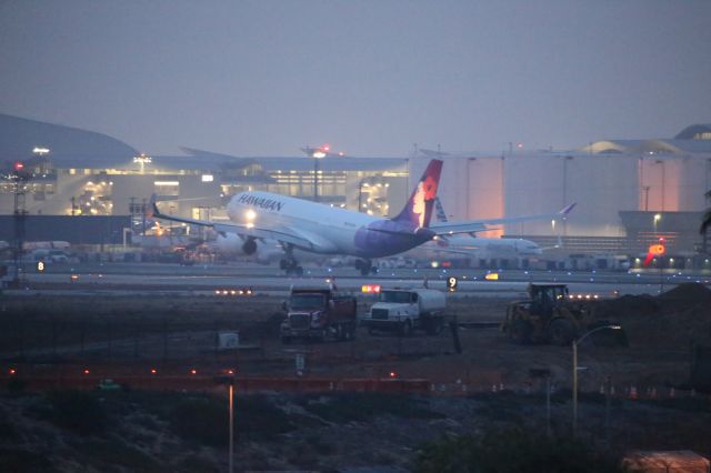 Airbus A330-200 (N373HA)