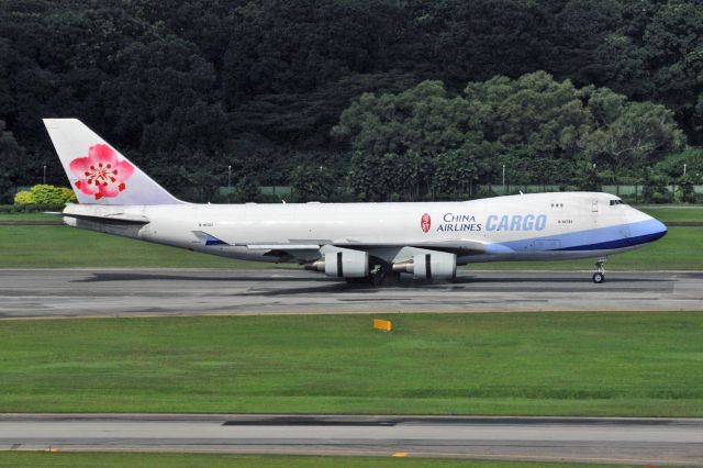 Boeing 747-400 (B-18723)