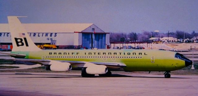 Boeing 707-100 (N7097) - 1969  