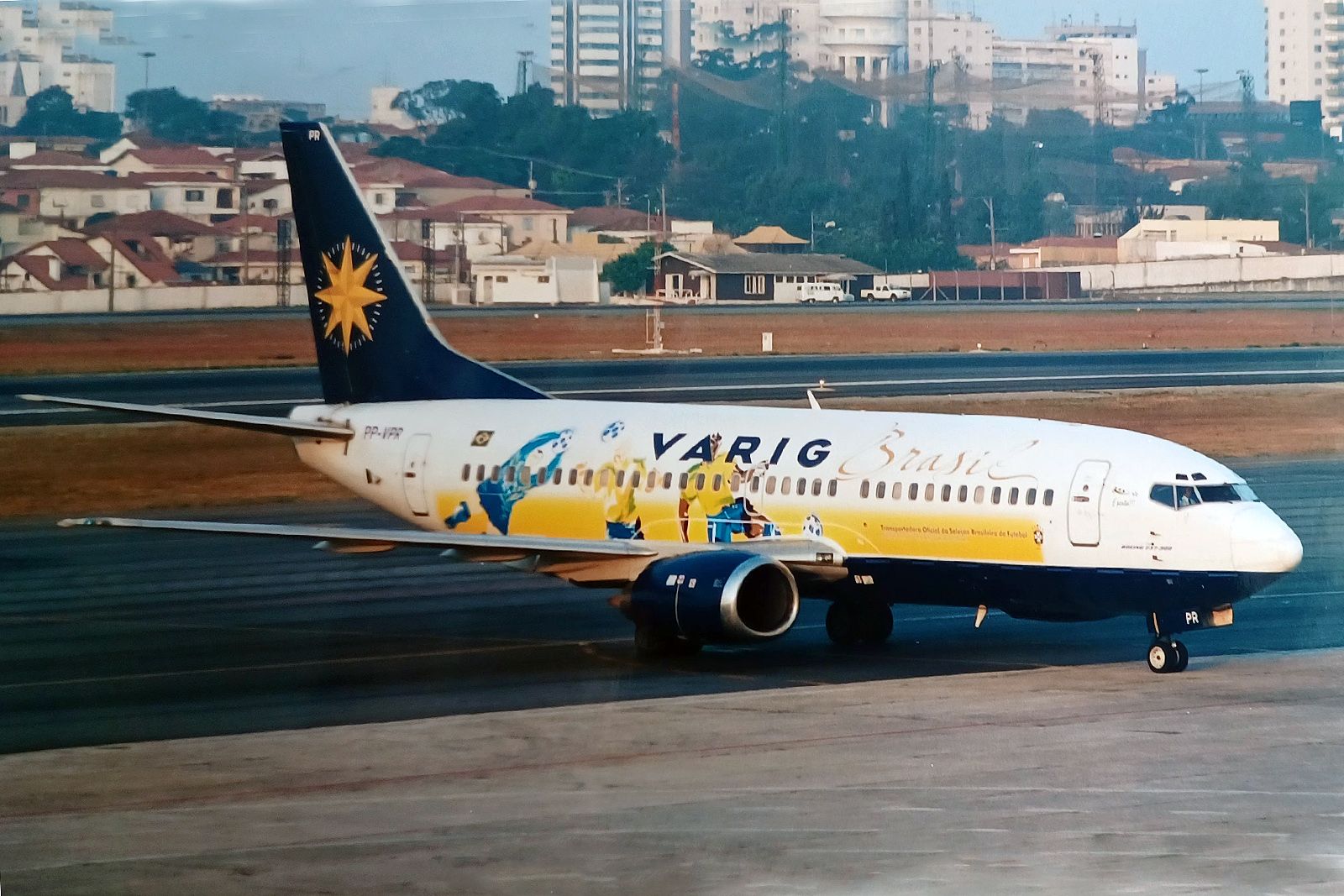 Boeing 737-700 (PP-VPR) - sorry folks, this is a B737-300