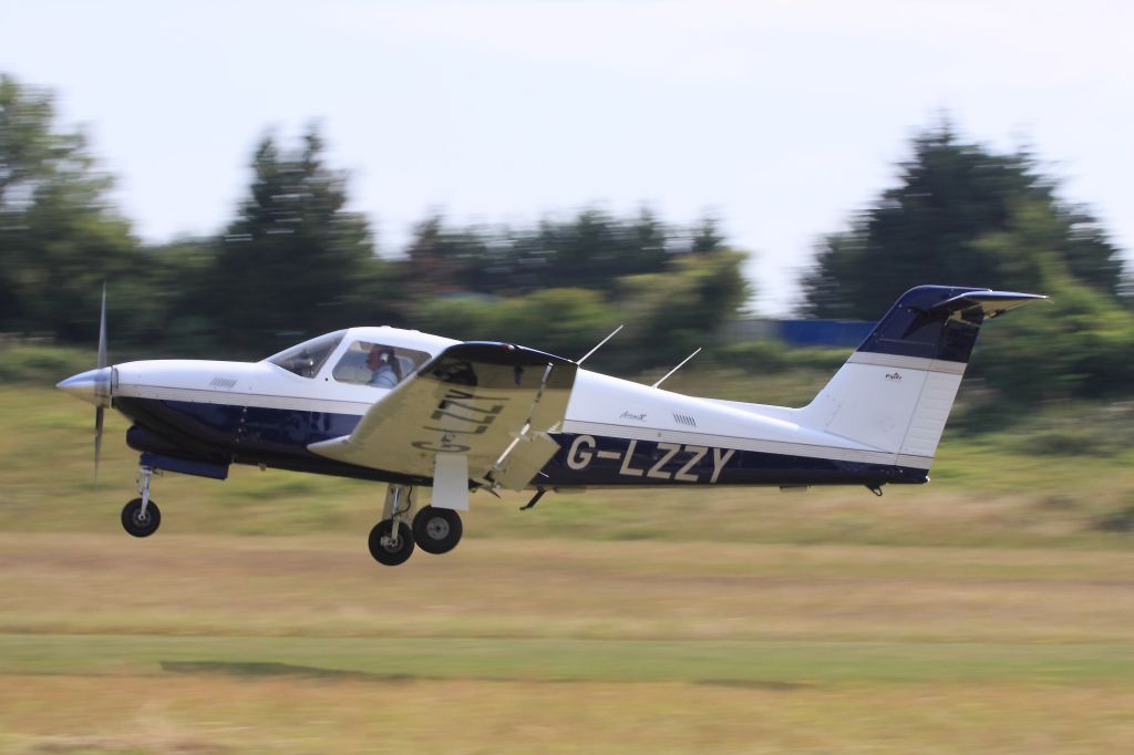 Piper Turbo Arrow 4 (G-LZZY) - (C) KEN LIPSCOMBE