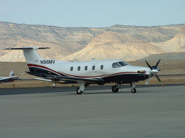 Pilatus PC-12 (N96MV) - 10 NOV 2009 - US Air Force PC-12 still wearing it's civil registration visiting from Cannon AFB