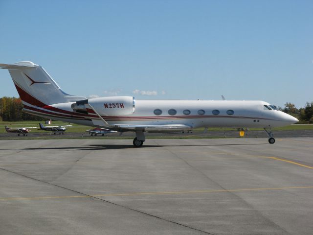 Gulfstream Aerospace Gulfstream IV (N257H) - 1993 Gulfstream IV at Fulton, NY on 10/10/08.