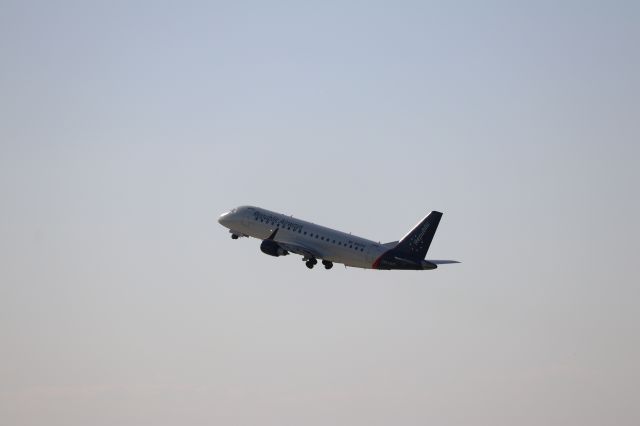Embraer 175 (N403YX) - Republic's house colors!