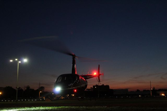 Robinson R-44 (N20DD)