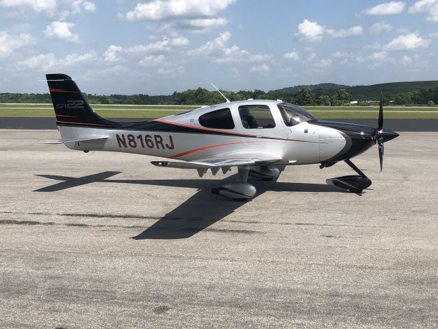 Cirrus SR-22 (N816RJ)