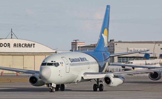 Boeing 737-200 (C-GCNS)