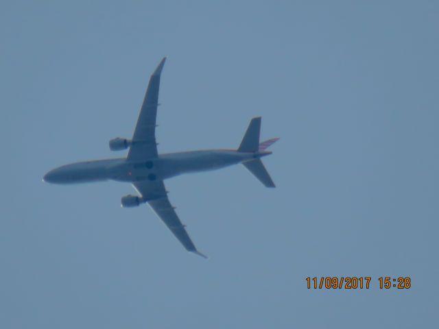 Embraer 175 (N239NN)