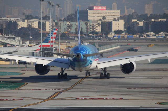 Boeing 787-9 Dreamliner (F-OMUA)