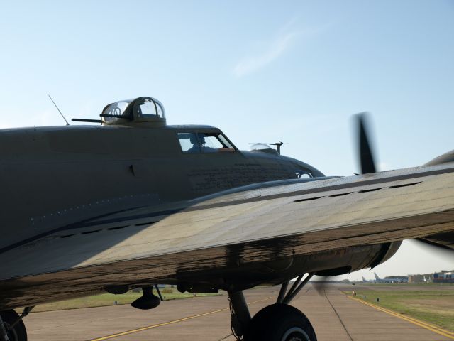 N93012 — - B17G Nine O Nine On the taxiway at KDAL Dallas Love Field