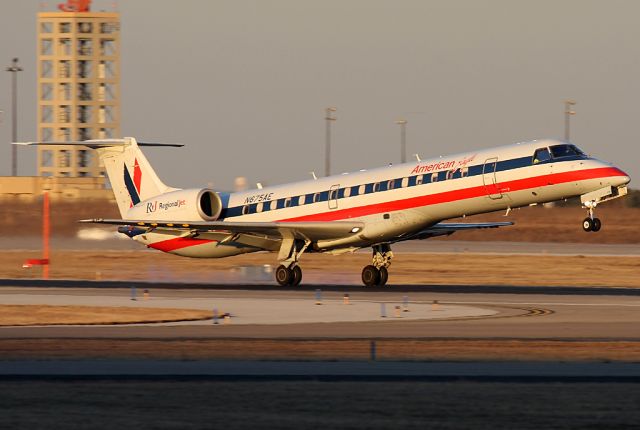 Embraer ERJ-145 (N675AE)