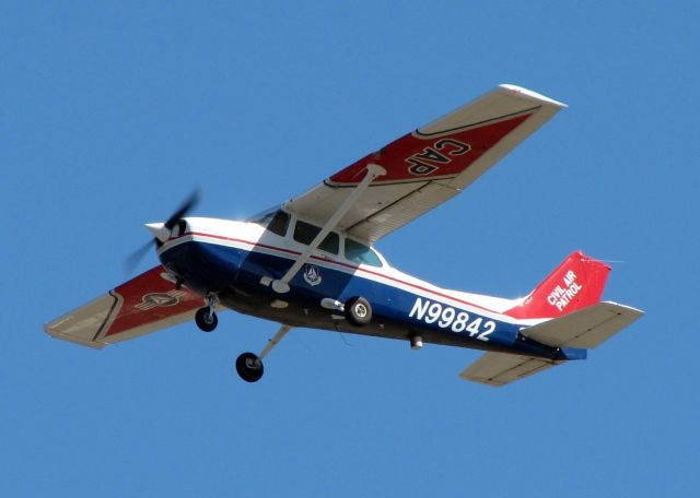 Cessna Skyhawk (N99842) - Off of Rwy 32 at Downtown Shreveport.