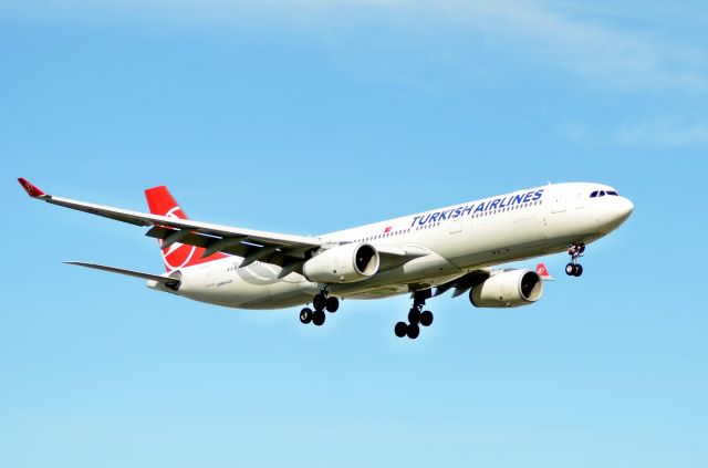 Airbus A330-300 (TC-JNI)