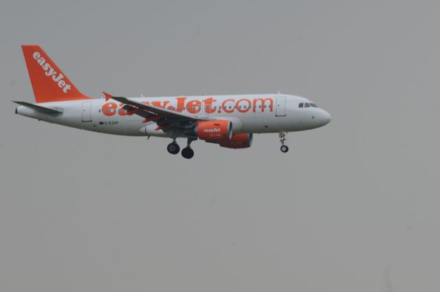 Airbus A319 (G-EZAP)