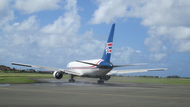 BOEING 767-200 (N319CM)