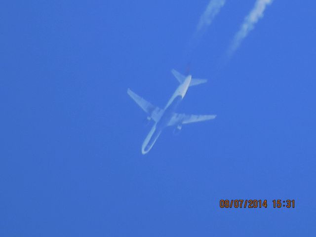 Boeing 757-200 (N532US) - Delta flight 1916 from DEN to ATL over Baxter Springs Ks (78KS) at 39k feet.