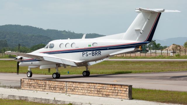 Beechcraft King Air F90 (PS-BRR)