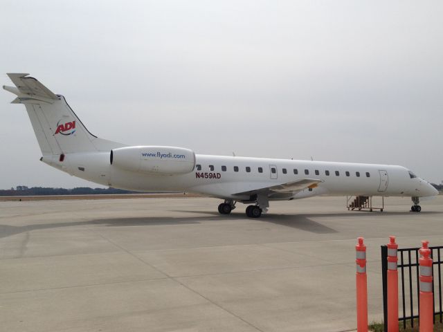 Embraer ERJ-145 (N459AD)