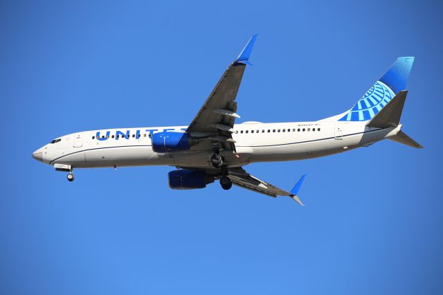 Boeing 737-800 (N39297)