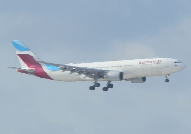Airbus A330-200 (D-AXGC)