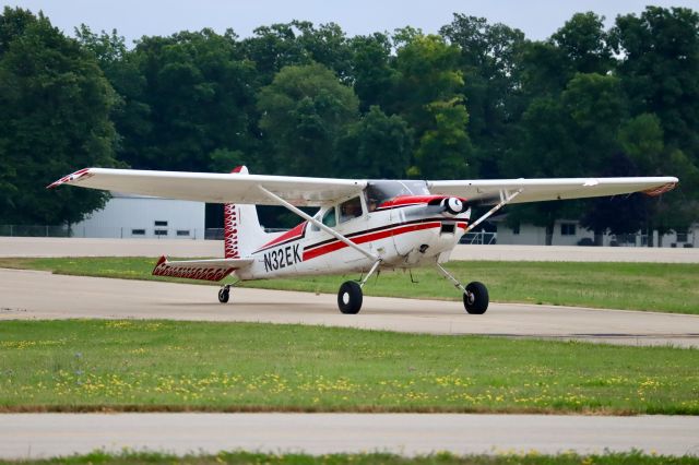 Cessna Skywagon 180 (N32EK)