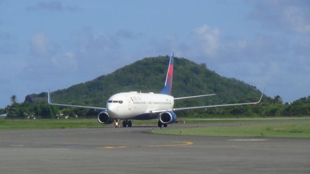 Boeing 737-800 (N3742C)