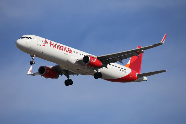 Airbus A321 (N697AV)