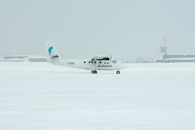 De Havilland Canada Twin Otter (C-GIZF)