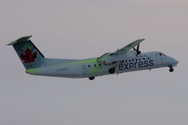 de Havilland Dash 8-300 (C-FJVV)