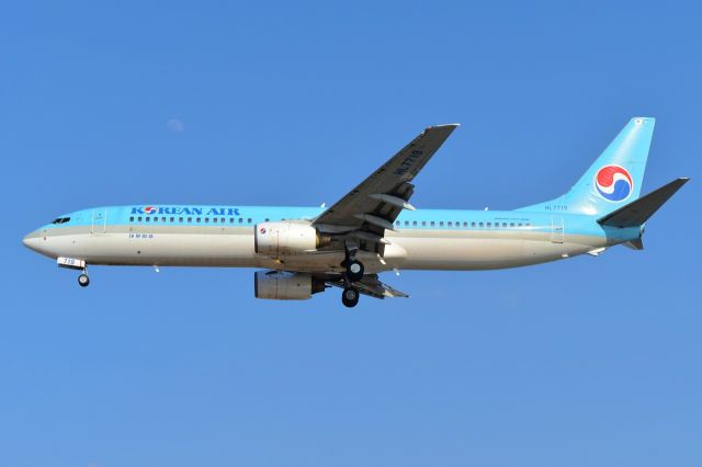 Boeing 737-700 (HL7719)