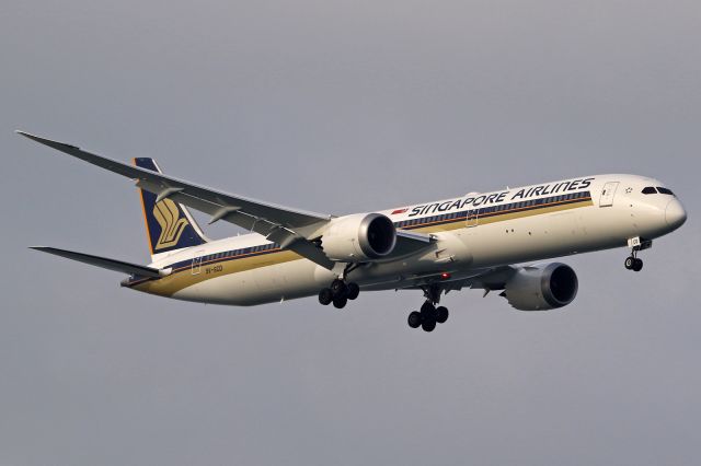 BOEING 787-10 Dreamliner (9V-SCD)