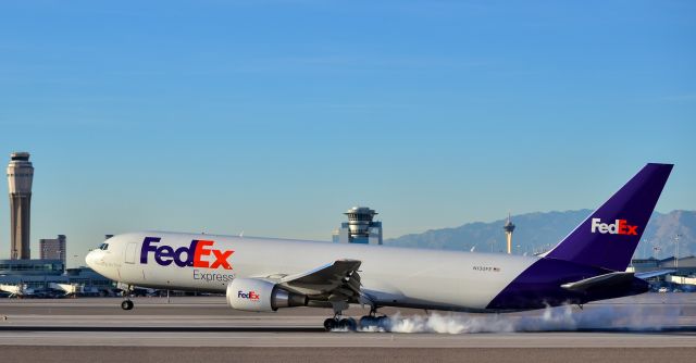 BOEING 767-300 (N130FE) - N130FE Federal Express (FedEx) Boeing 767-3S2F(ER) cn 42720 / 1093 "Addison" - Las Vegas - McCarran International Airport (LAS / KLAS)br /USA - Nevada March 8, 2017br /Photo: Tomás Del Coro